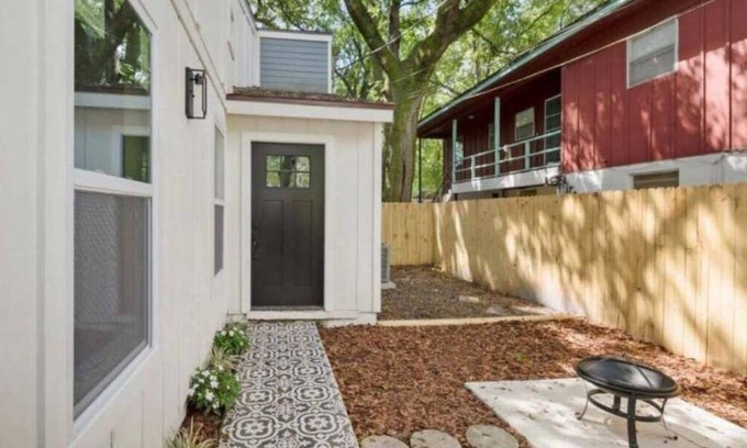 Murray Hill House | COZY URBAN BEAUTY MINUTES FROM HOSPITALS, RIVERWALK AND RESTAURANTS