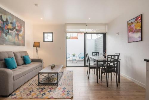 San Jose Insurgentes Apartment | Cozy Urban Rooftop Lounge Free Parking & Wifi
