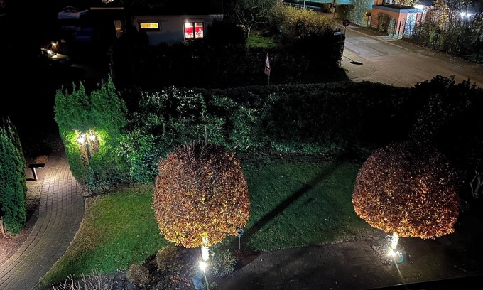 Pinneberg House | Cozy vacation accommodation near Hamburg - for 12 people & idyllic garden!