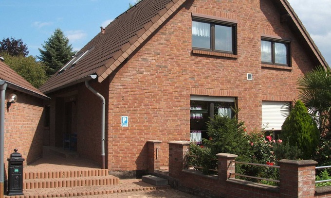 Dormagen Apartment | Cozy vacation and trade fair apartment directly on the Rhine - Cozy vacation and trade fair apartment