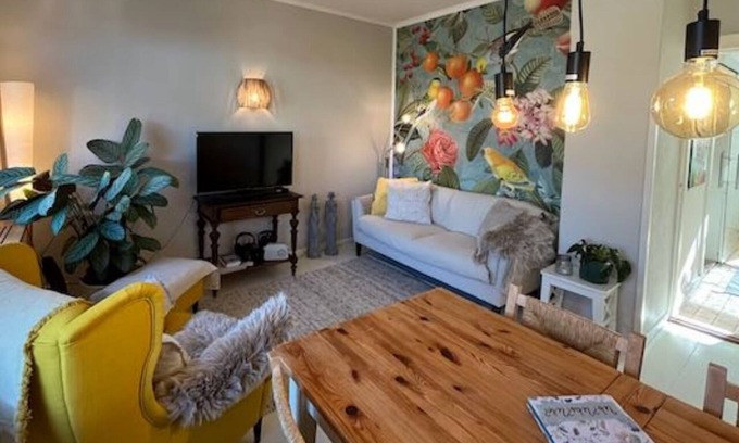 Friedrichstadt Apartment | Cozy vacation apartment with large sunny balcony and special furnishings