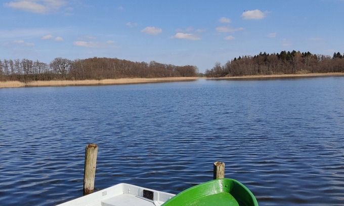 Lalendorf Apartment | Cozy vacation apartment directly on the lake in beautiful nature