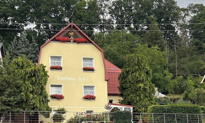 Pirna Apartment | Cozy vacation apartment in country house style on the Elbe slope