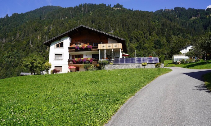 Sankt Gallenkirch Apartment | Cozy vacation apartment in a beautiful location in St. Gallenkirch (Montafon)