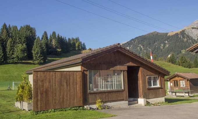 Adelboden House | Cozy vacation chalet with lots of space and seating area