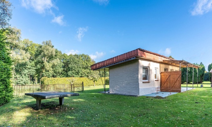 Lubkow House | Cozy vacation bungalow near Binz with terrace, barbecue & large property