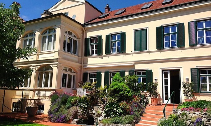 Bad Voeslau Apartment | Cozy vacation home in old Austrian flair