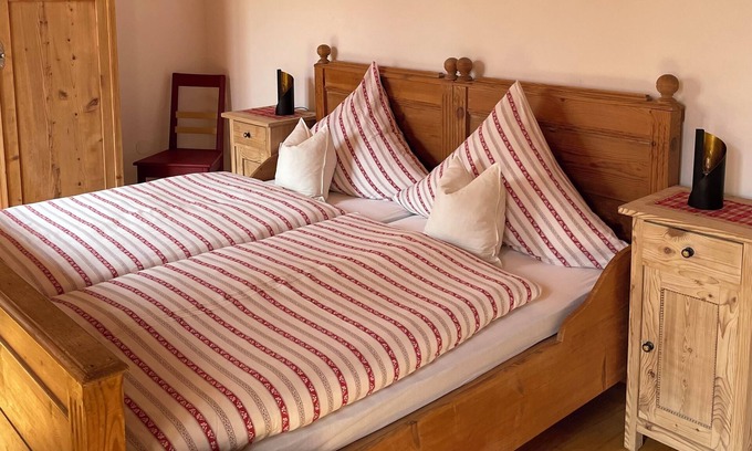 Patersdorf House | Cozy vacation home in a quiet natural location with panoramic views!