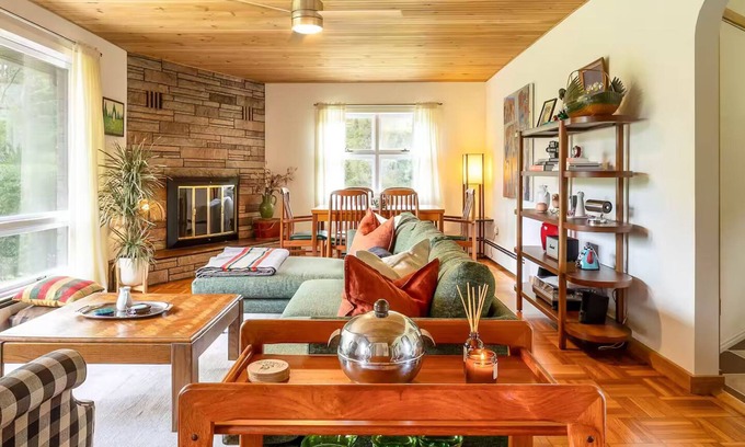 Bearsville House | Cozy vacation home in the Catskills