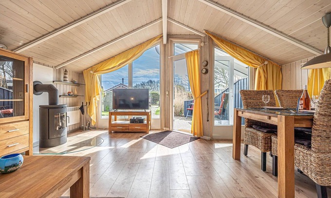 Schoenhagen House | Cozy vacation home in a quiet location close to the beach