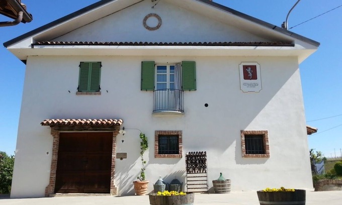 Neive House | Cozy vacation home for 10 people