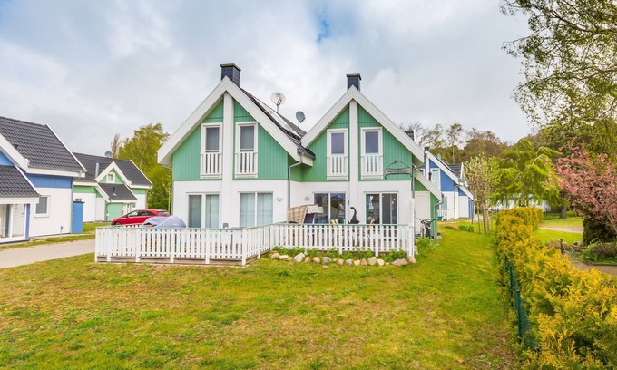 Juliusruh House | Cozy vacation home near the beach with infrared cabin & fireplace