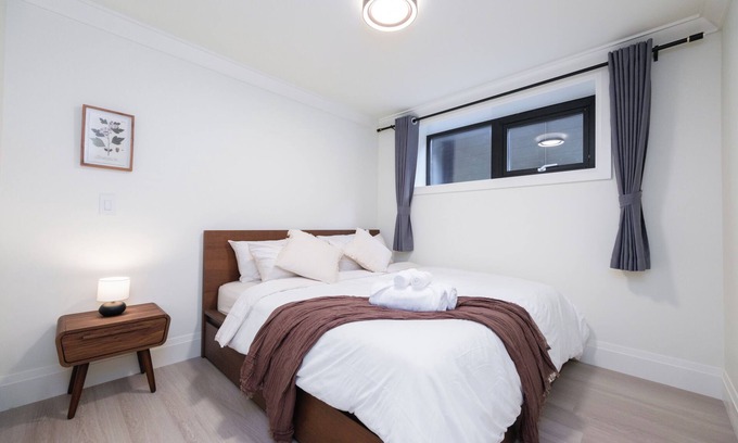Kerrisdale House | Cozy Vancouver Kerrisdale Suite mins to YVR/UBC