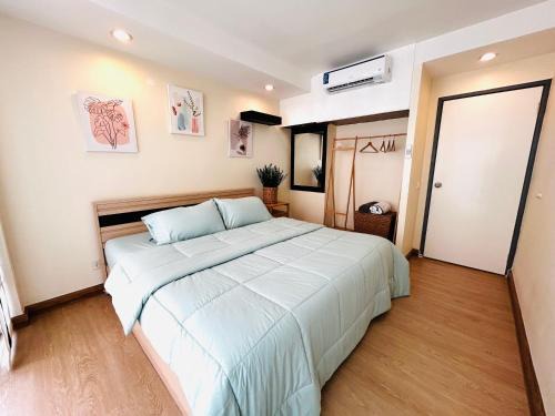 Ban Mai Apartment | Cozy Victoria Lakeview 5 mins to Impact Muang Thong