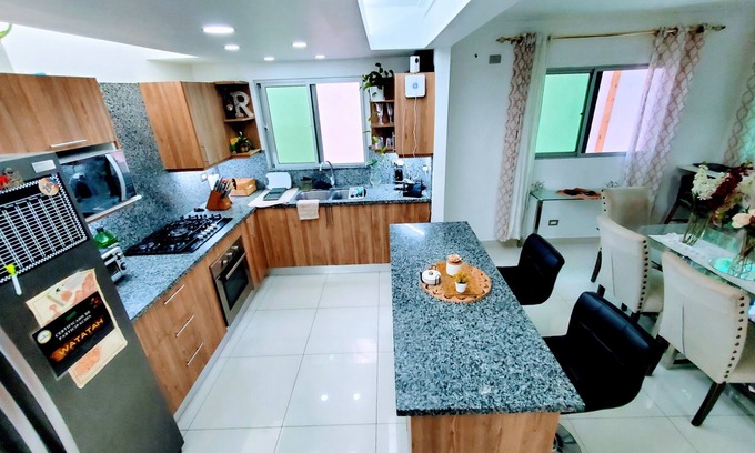 Ciudad Modelo Mirador Norte Villa | Cozy Villa in Sto Dgo Norte