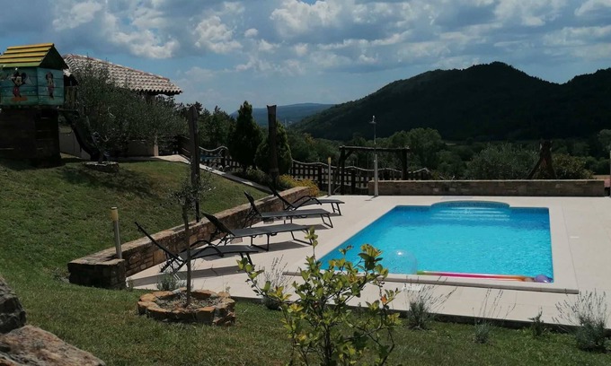 Gologoricki Dol Villa | Cozy villa with pool surrounded by nature