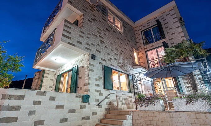 Becici Villa | Cozy villa with a pool and sea views, 5 minutes from the beach