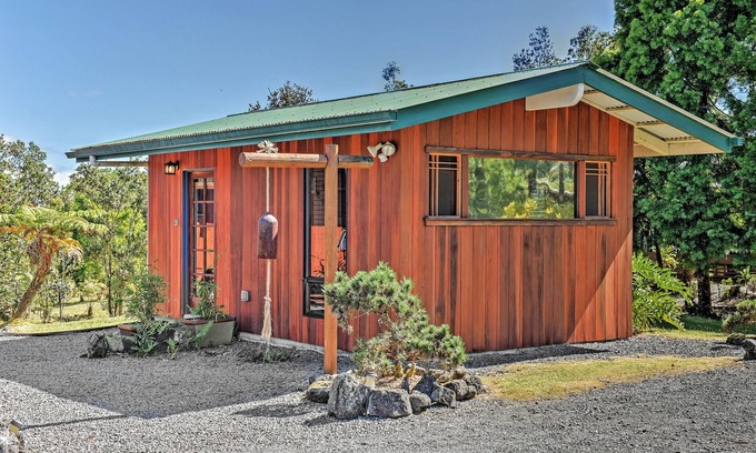 Mountain View Apartment | Cozy Volcano Studio w/Phenomenal Rainforest Views