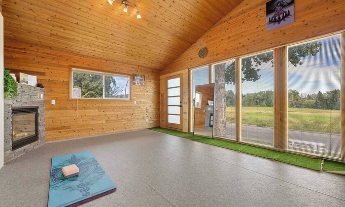 Northwest Calgary House | Cozy w Fireplace - 2BR Private Suite , FREE Banff Pass