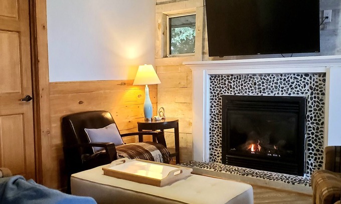 Ramara Cottage | Cozy Waterfront 2 bedroom Cottage in Orillia