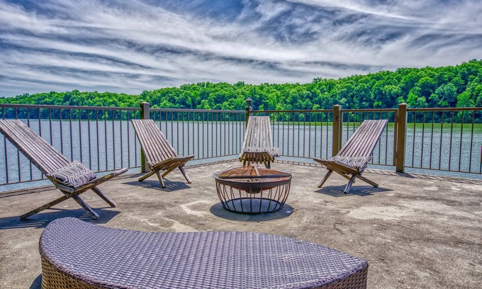 Killen Cabin | Cozy Waterfront Cabin with Large Pier