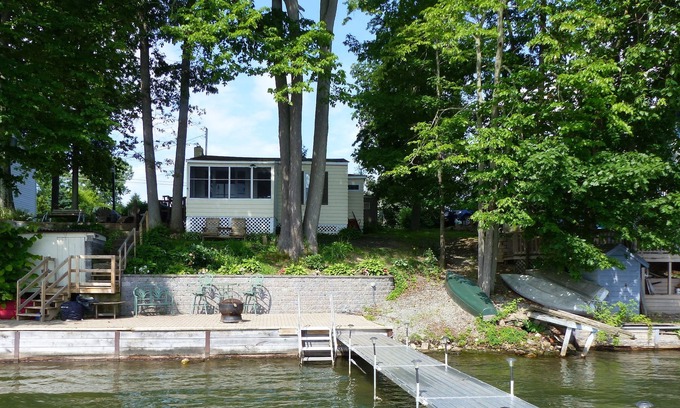 Hammondsport Cottage | Cozy Waterfront Cottage on Waneta Lake