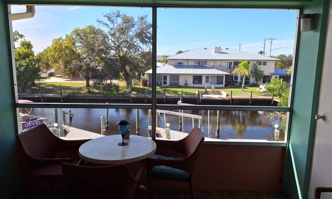 Caloosahatchee Condo | Cozy Waterfront Condo On Tudor Canal With Boat Slip Near Downtown Cape Coral.
