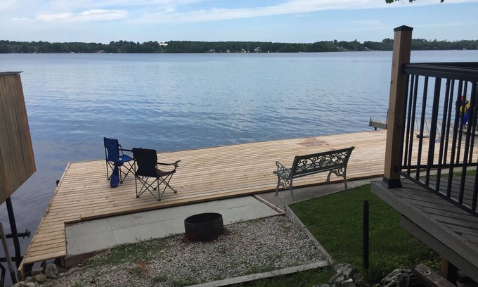South Bruce Peninsula Cottage | Cozy Waterfront Cottage on desirable lake