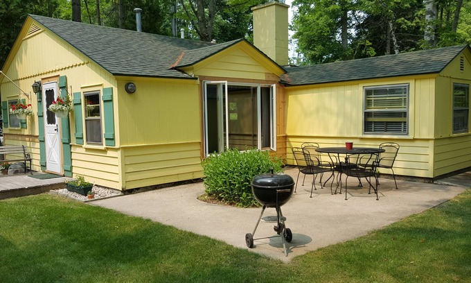 Northport House | Cozy waterfront cottage in Northport. Easy walk to downtown.