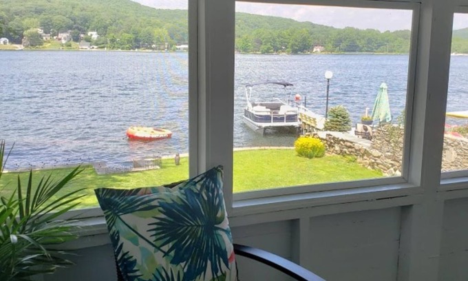 Winchester Cottage | Cozy WATERFRONT Cottage on Highland Lake, CT - central a/c & heat