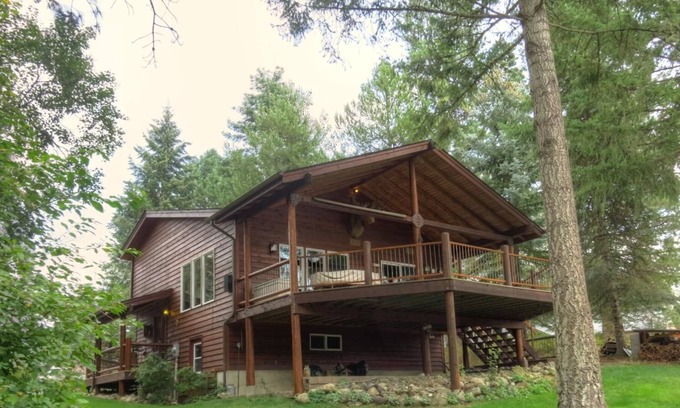 Priest River House | Cozy Waterfront home with private beach/dock