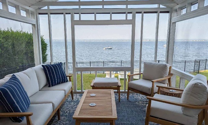Portsmouth Cottage | Cozy Waterfront Home In Portsmouth