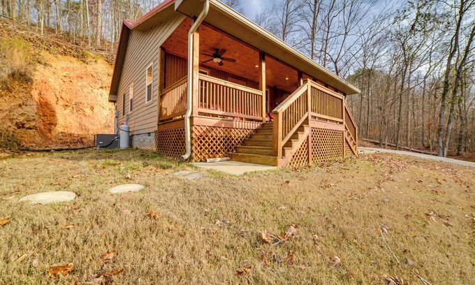 Waverly Cabin | Cozy Waverly Cabin w/Fireplace & Deck!