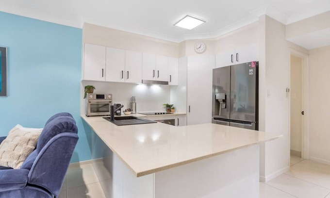 White Rock House | Cozy White Rock Retreat Near Cairns with Pool & Garden