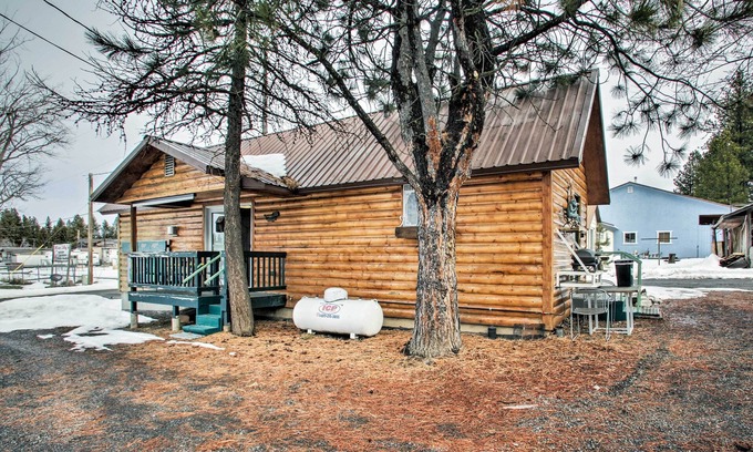 Winchester Cabin | Cozy Winchester Lake Cabin: Hunting/Fishing Haven!