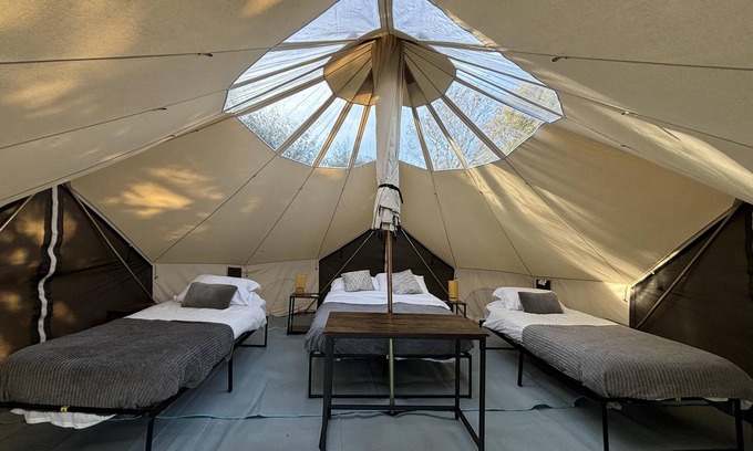 Llanfairpwllgwyngyll Cabin | Cozy Winter Hot Tent With Log Burner, Tv & Hot tub