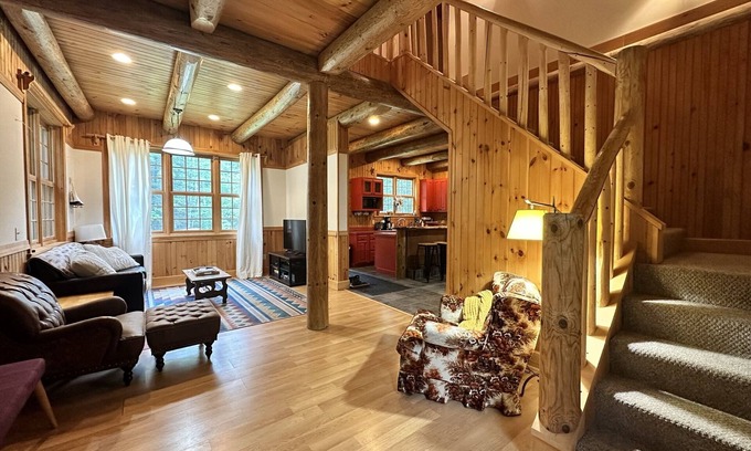 Carrabassett Valley House | Cozy Winter Hideaway Near Sugarloaf Mountain with Ski Shuttle Access