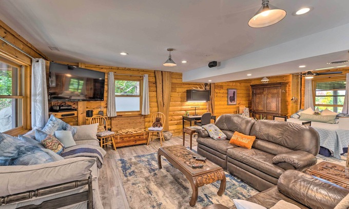 Bassett Apartment | Cozy Wisconsin Studio, 11 Mi to Lake Geneva!