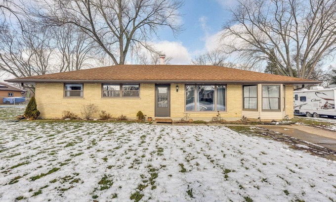 Russell House | Cozy Wisconsin Escape w/Deck, Grill & Fire Pit!