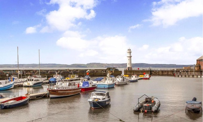 Newhaven House | Cozy with Character - Newhaven Harbour View Fishermen's Cottage