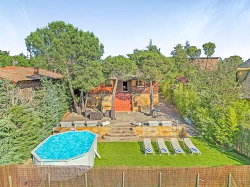 Torrelodones Villa | Cozy wood cabin, Casino, Pool, 25 min to Madrid Center