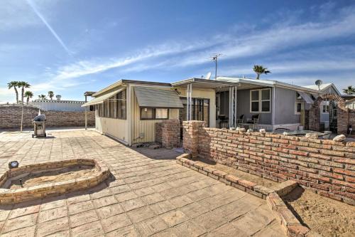 The Foothills House | Cozy Yuma Retreat with Furnished Patio and Grill!