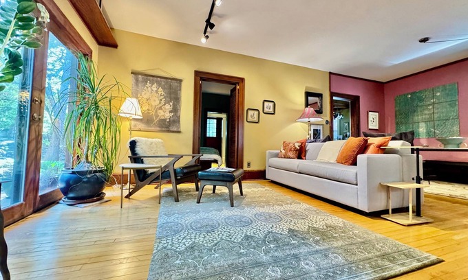 Linden Hills House | Cozy Zen Retreat by Lake Bde Maka Ska; perfect for getaways, families & friends
