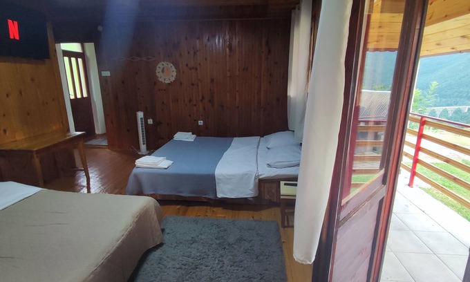 Zabljak House | Cozy1-bedroom apartment in enjoyable view of the Tara Bridge with WiFi,fireplace