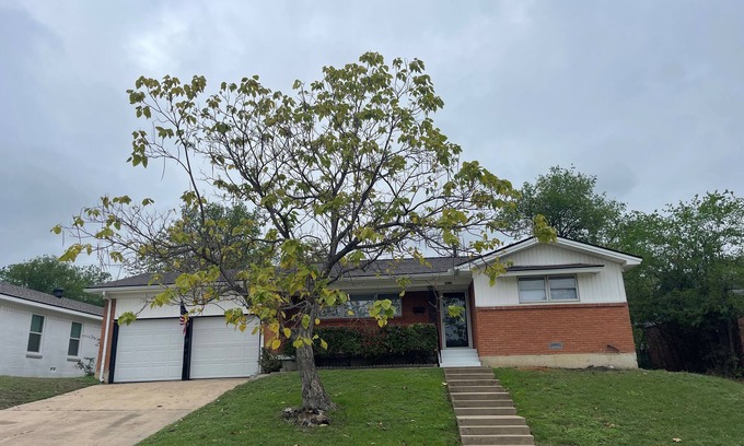 Fort Worth House | CoZyBeds|FamFrndly|Mins2DwnTwn|Stckyrds|WillRogers