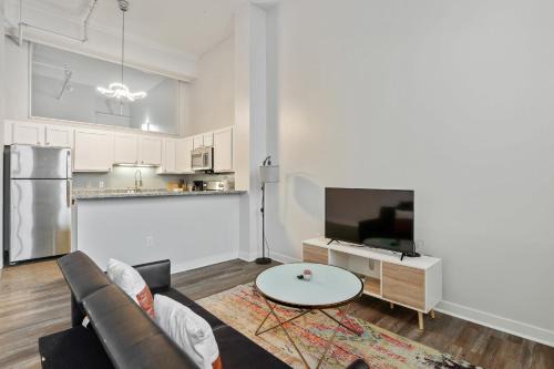 Mile Square Apartment | CozySuites - 1BR with Direct Skybridge Access #3