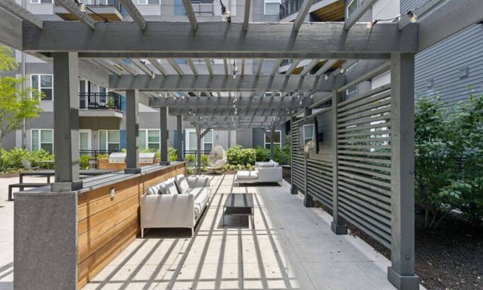 Cole-Noble District Apartment | CozySuites at East Washington