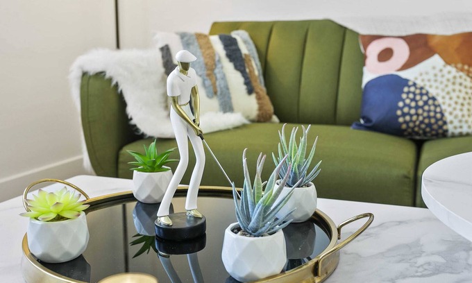 Glendale Sports and Entertainment District Apartment | CozySuites Glendale by the stadium w/pool! 02