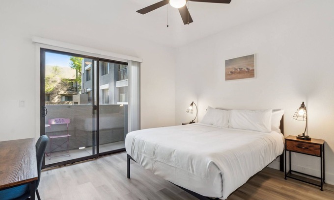 Glendale Sports and Entertainment District Apartment | CozySuites Glendale - Westgate with pool! 07