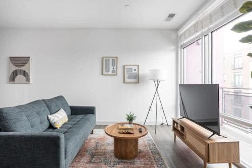 Kennedy King Apartment | CozySuites I Trendy 1BR Bottleworks Indy #3